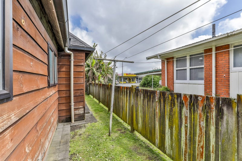 621 Te Atatu Road, Te Atatū Peninsula, Auckland - Carousel 10