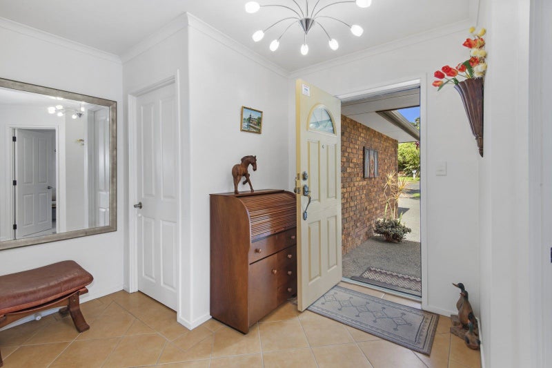 5 Conifer Grove, Kamo, Whangarei - Carousel 2