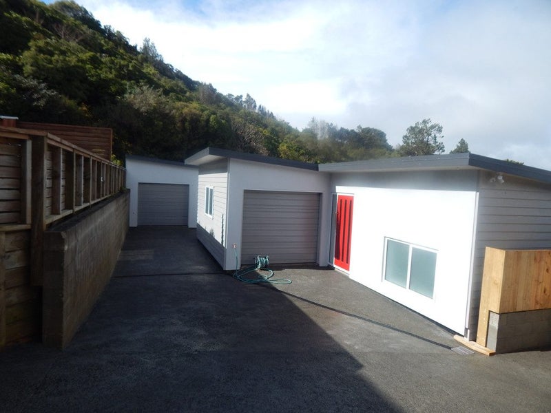 12B Middlesex Place, Northland, Wellington - Carousel 20