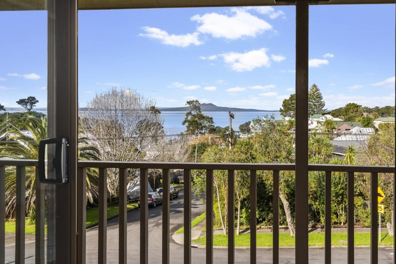 2 Tipau Street, Torbay, Auckland - Carousel 1