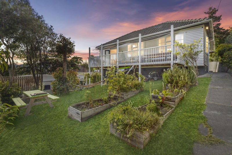 97 Emano Street, Toi Toi, Nelson - Carousel 1