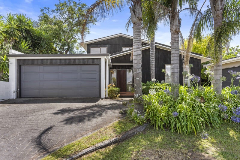 3 Fielding Crescent, Farm Cove, Auckland - Carousel 2