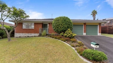 76 Ray Small Drive, Pahurehure, Papakura - Carousel 1
