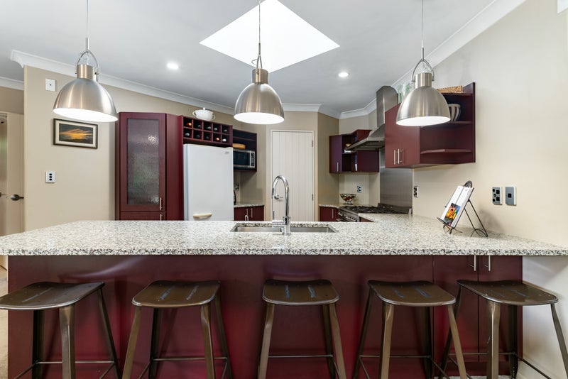 4 Creedon Glen, Casebrook, Christchurch - Carousel 2