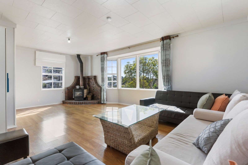 101 Oaktree Avenue, Browns Bay, Auckland - Carousel 2