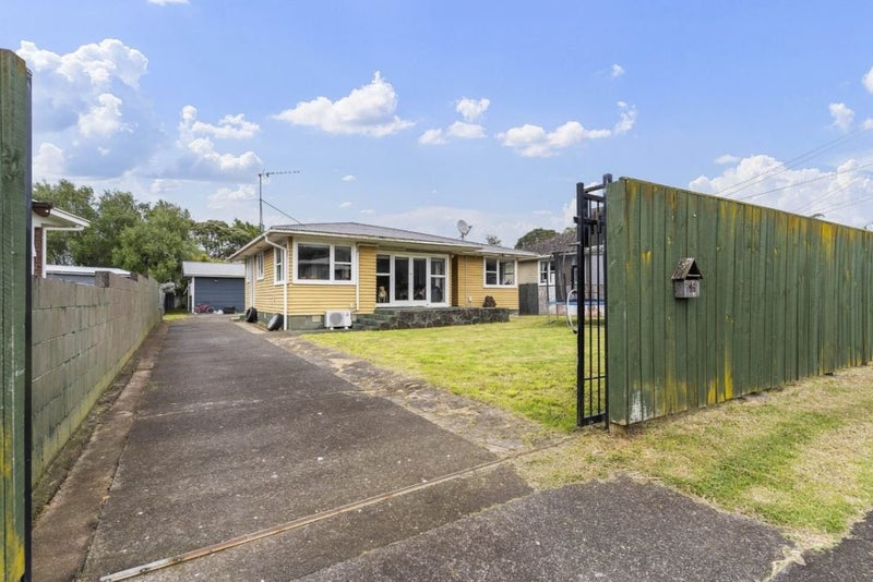 16 Toatoa Place, Mangere Bridge, Auckland - Carousel 1