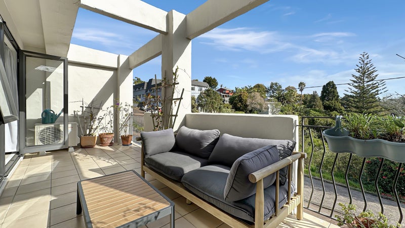 17/8 Monte Cassino Place, Birkdale, Auckland - Carousel 1