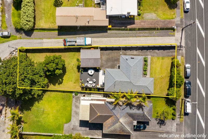 45 Golf Road, New Lynn, Auckland - Carousel 1