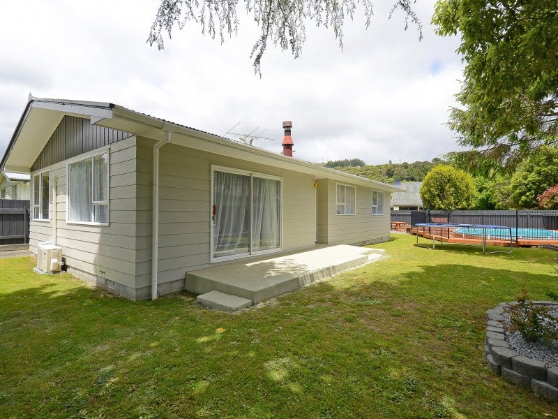 24 Gemstone Drive, Birchville, Upper Hutt - Carousel 2