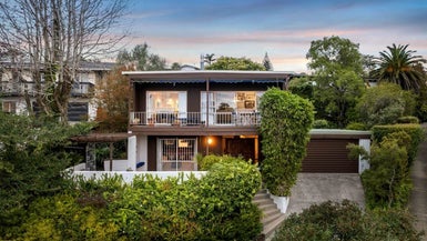 18 Surville Place, Mairangi Bay, Auckland - Carousel 1