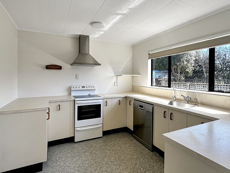 65 Benmore Avenue, Cloverlea, Palmerston North - Carousel 2