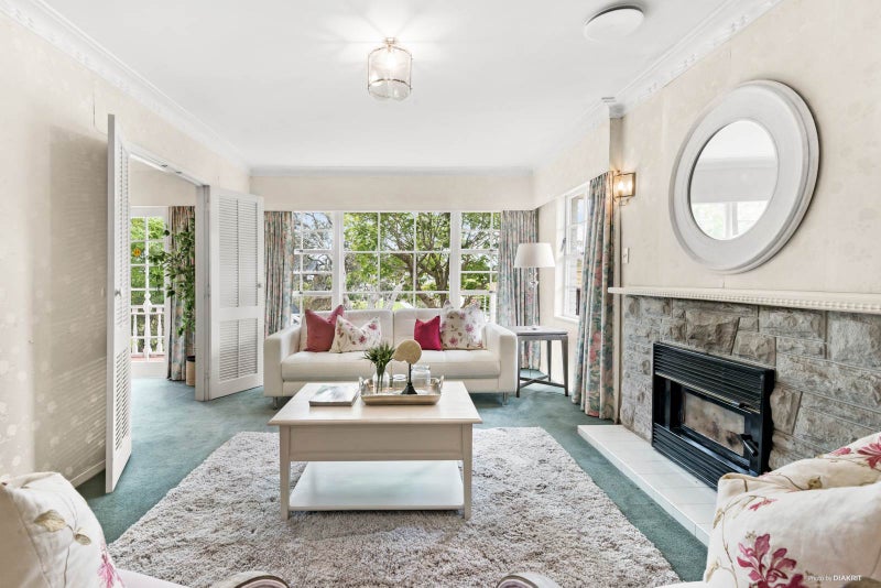 7 Quibray Place, Botany Downs, Auckland - Carousel 1