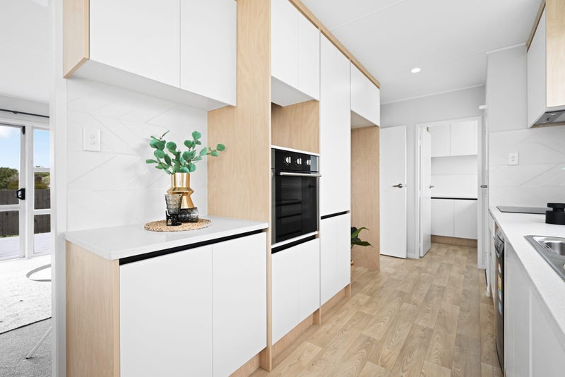 13 Margaret Place, Deanwell, Hamilton - Carousel 2