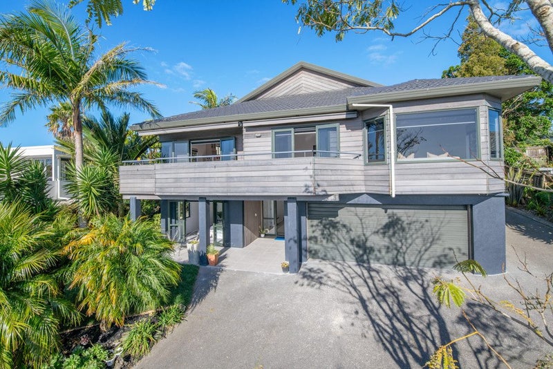 10 Goldfinch Rise, Unsworth Heights, Auckland - Carousel 1
