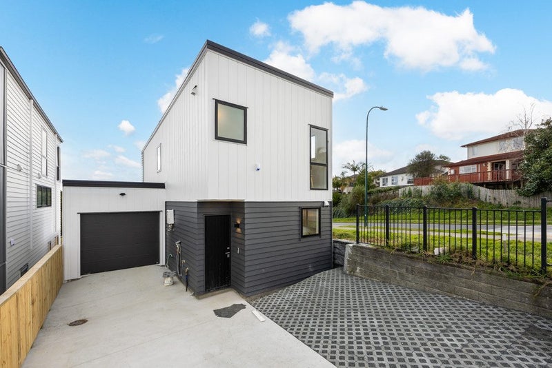 37 Waihou Crescent, Albany Heights, Auckland - Carousel 1