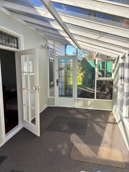 2 Torless Terrace, Thorndon, Wellington - Carousel 2