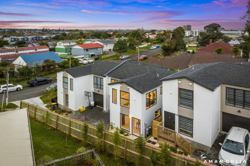 21B Craigbank Avenue, New Lynn, Auckland - Carousel 1