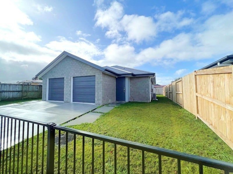 2/2 Masefield Drive, Enderley, Hamilton - Carousel 1