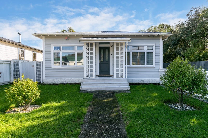 53 Awamutu Grove, Waiwhetu, Lower Hutt - Carousel 1