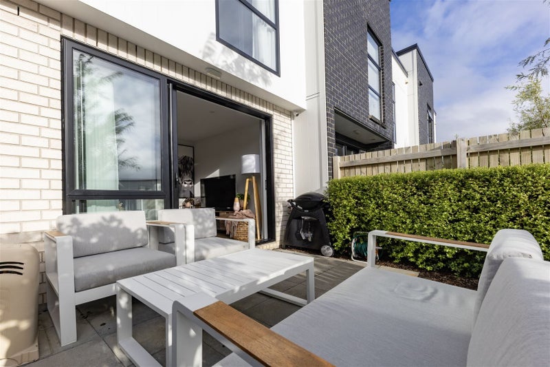 10 Tokai Place, Glen Eden, Auckland - Carousel 2