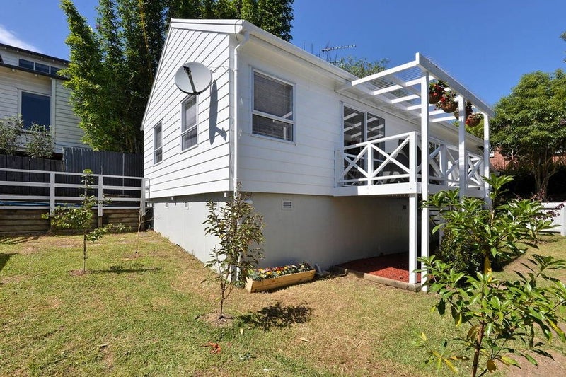 24B Springfield Road, Morningside, Auckland - Carousel 2