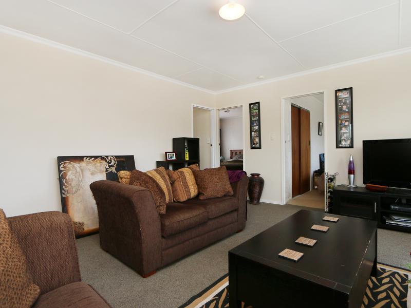 3 Bethel Court, Milson, Palmerston North - Carousel 2