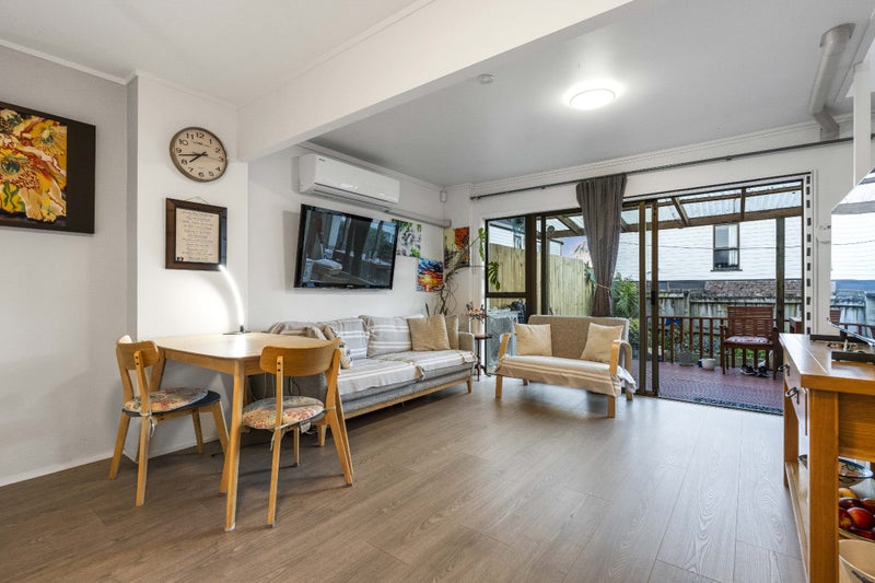 5/5 Koromiko Street, New Lynn, Auckland - Carousel 2