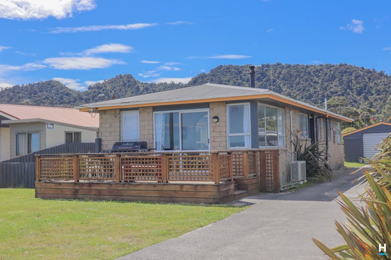 98 Domett Esplanade, Cobden, Greymouth - Carousel 1