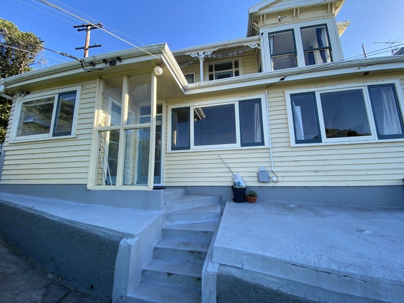 38 Sugarloaf Road, Brooklyn, Wellington - Carousel 1