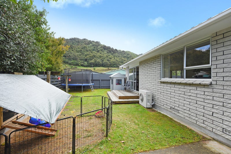 5A FREMONT GR, TOTARA PARK, UPPER HUTT - Carousel 17