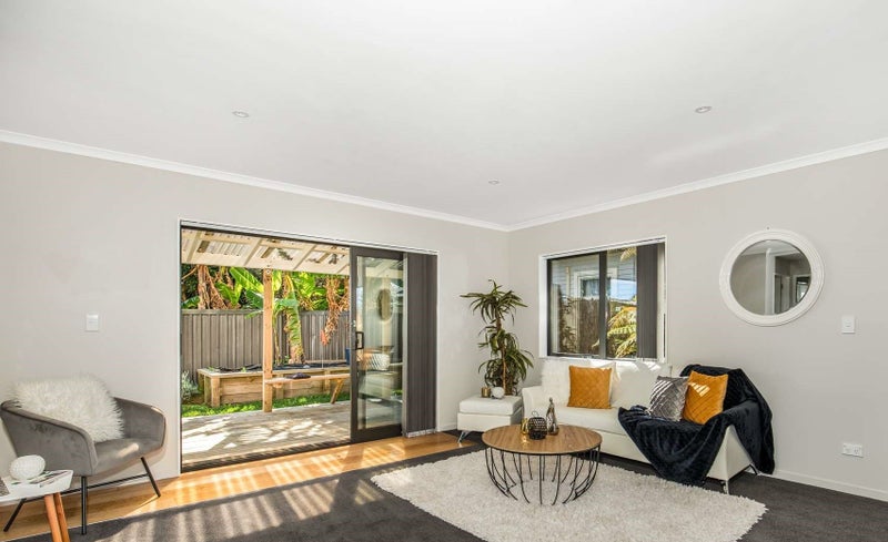 2D Oxford Road, Manurewa, Auckland - Carousel 1