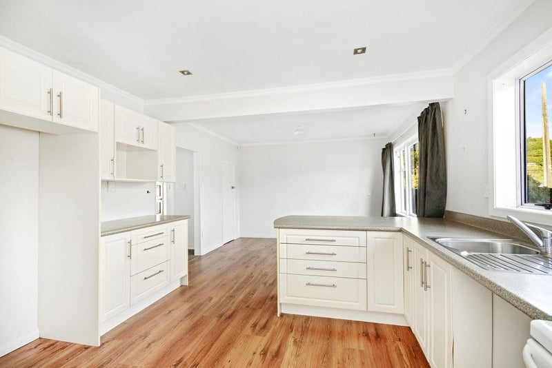 11 Wellington Road, Wainuiomata, Lower Hutt - Carousel 2