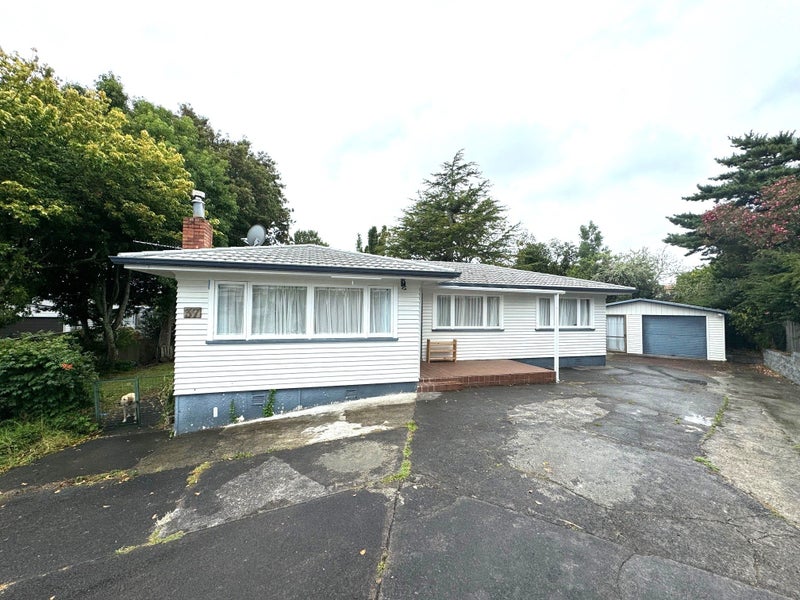 37 Puketea Street, Blockhouse Bay, Auckland - Carousel 1
