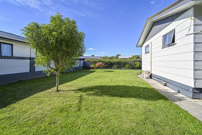 5 Nicholson Street, Mayfair, Hastings - Carousel 19