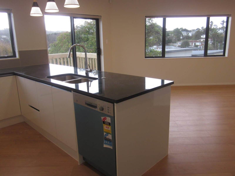 91A Stanley Road, Glenfield, Auckland - Carousel 1