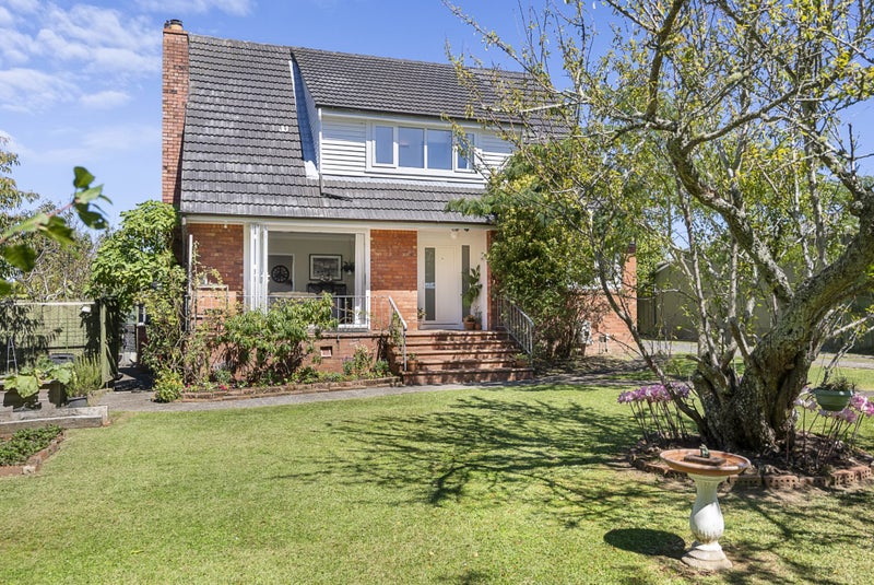 53 Paparoa Road, Cockle Bay, Auckland - Carousel 1