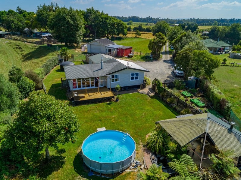 80 Glue Pot Road, Tauranga - Carousel 2