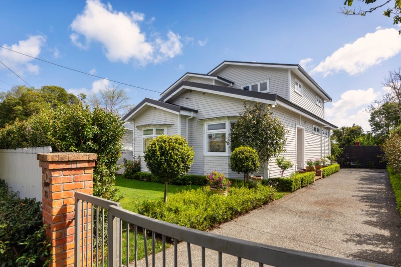 25 Hazelmere Road, Sandringham, Auckland - Carousel 1