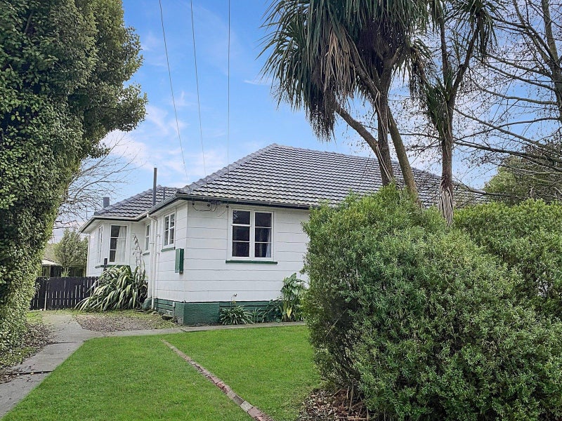 5 Brookside Terrace, Bryndwr, Christchurch - Carousel 1