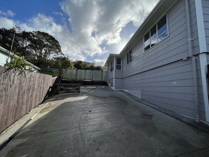 13 Sombrero View, Ascot Park, Porirua - Carousel 16