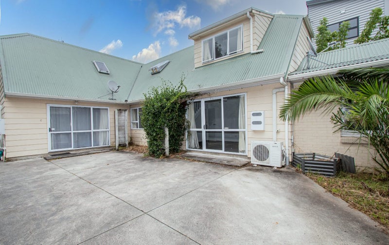 164B Old Farm Road, Hamilton East, Hamilton - Carousel 1