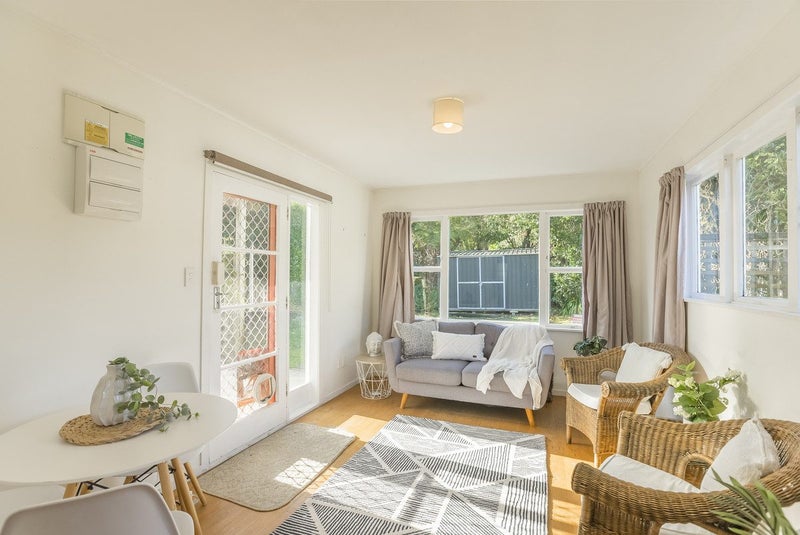 23 Glen Road, Raumati South, Paraparaumu - Carousel 1