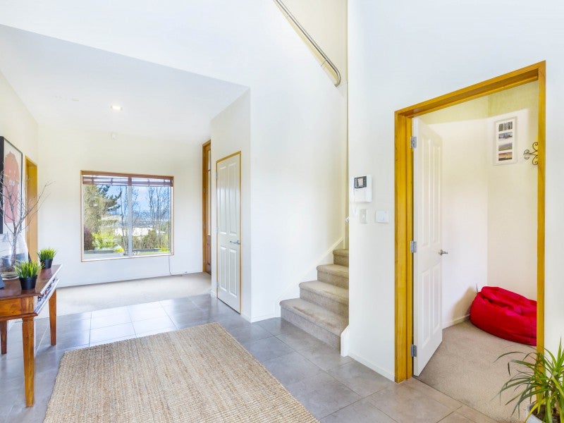 4 Mount Marua Way, Timberlea, Upper Hutt - Carousel 2