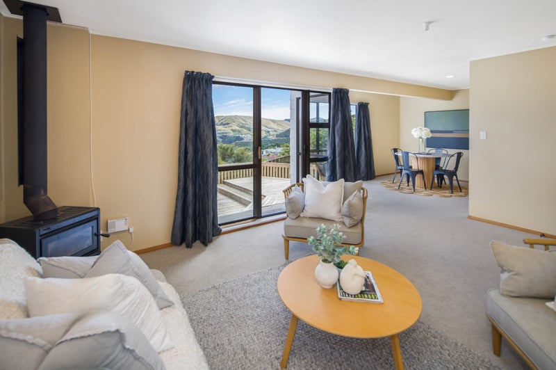 2/3 Mandeville Crescent, Grenada Village, Wellington - Carousel 2