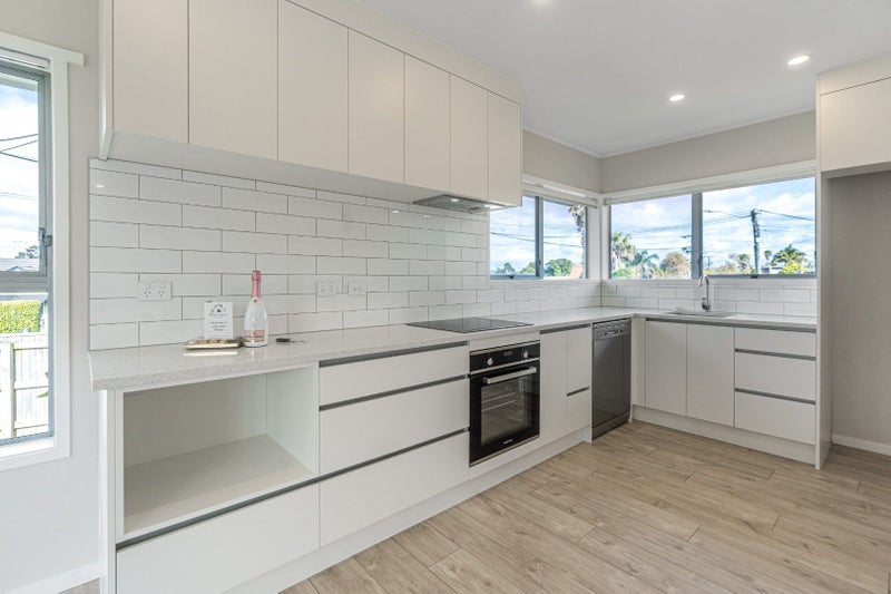 1/27 Nile Road, Milford, Auckland - Carousel 1