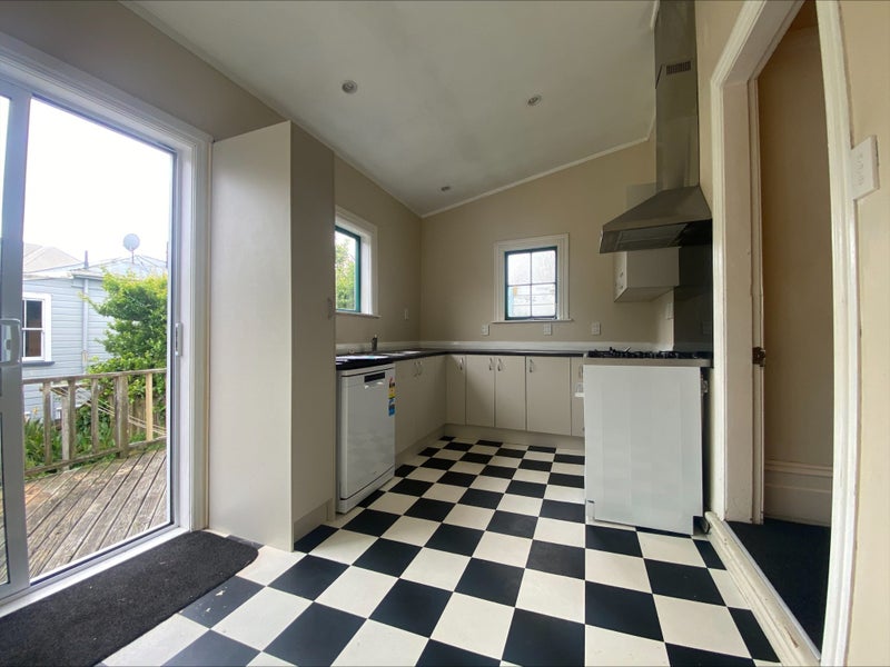 65 Wilson Street, Newtown, Wellington - Carousel 2
