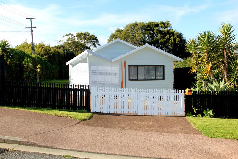 1 Blake Street, Surfdale, Waiheke Island - Carousel 1