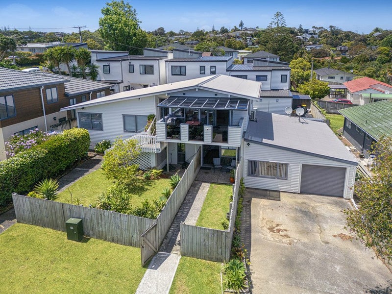 1/2 Pavola Grove, Glenfield, Auckland - Carousel 2