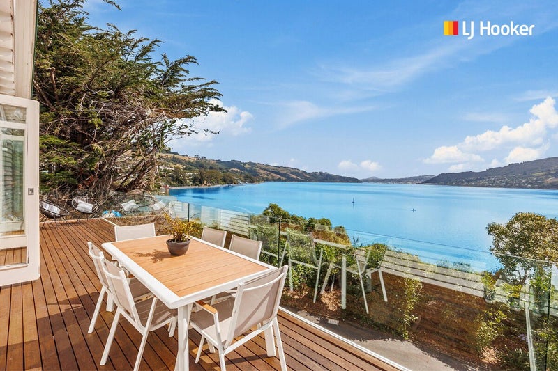 7 Ngaio Street, Macandrew Bay, Dunedin - Carousel 1