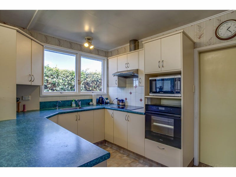 4 Hill View Crescent, Highfield, Timaru - Carousel 2